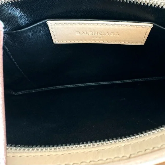 Balenciaga Shoulder Bag Crossbody Light Pink Leather - Picture 14 of 17